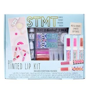 BNIB STMT DIY Tinted Lip Kit by Horizon Group